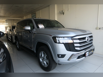 Toyota  Land Cruiser  GXR  2024  Automatic  40,000 Km  6 Cylinder  Four Wheel Drive (4WD)  SUV  Silver  With Warranty