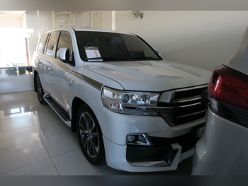 Toyota  Land Cruiser  VXR  2020  Automatic  155,000 Km  8 Cylinder  Four Wheel Drive (4WD)  SUV  White