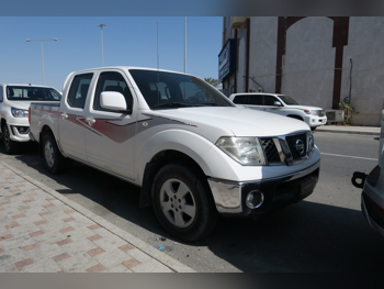 نيسان  نافارا  2014  اوتوماتيك  110,000 كم  4 سلندر  دفع خلفي  بيكب  أبيض