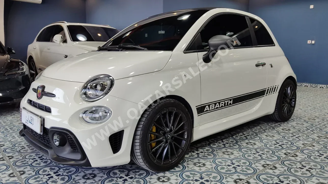 Fiat 695 Abarth 2024 Automatic 15,000 Km 4 Cylinder Front Wheel Drive (FWD) Hatchback White With Warranty