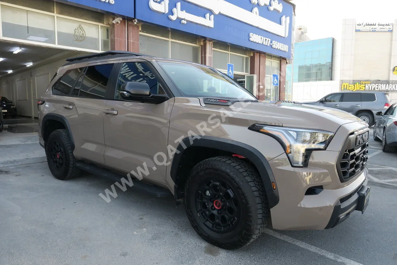 تويوتا  سكويا  تي ار دي برو  2025  اوتوماتيك  3,000 كم  8 سلندر  دفع رباعي  اس يو في  بني  تحت الضمان