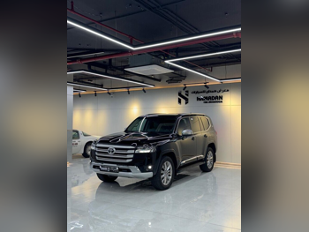Toyota  Land Cruiser  GXR Twin Turbo  2022  Automatic  183,000 Km  6 Cylinder  Four Wheel Drive (4WD)  SUV  Black