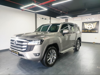 تويوتا  لاند كروزر  جي اكس ار  2024  اوتوماتيك  19,000 كم  6 سلندر  دفع رباعي  اس يو في  برونزي  تحت الضمان