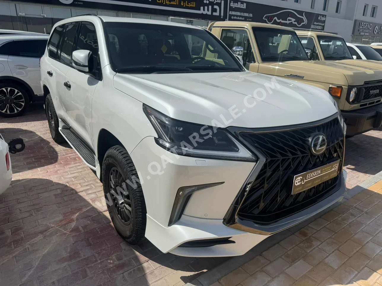 Lexus  LX  570 S Black Edition  2016  Automatic  195,000 Km  8 Cylinder  Four Wheel Drive (4WD)  SUV  White