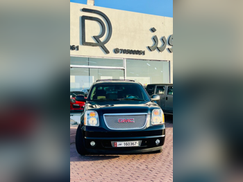 GMC  Yukon  Denali  2008  Automatic  96,000 Km  8 Cylinder  Four Wheel Drive (4WD)  SUV  Black