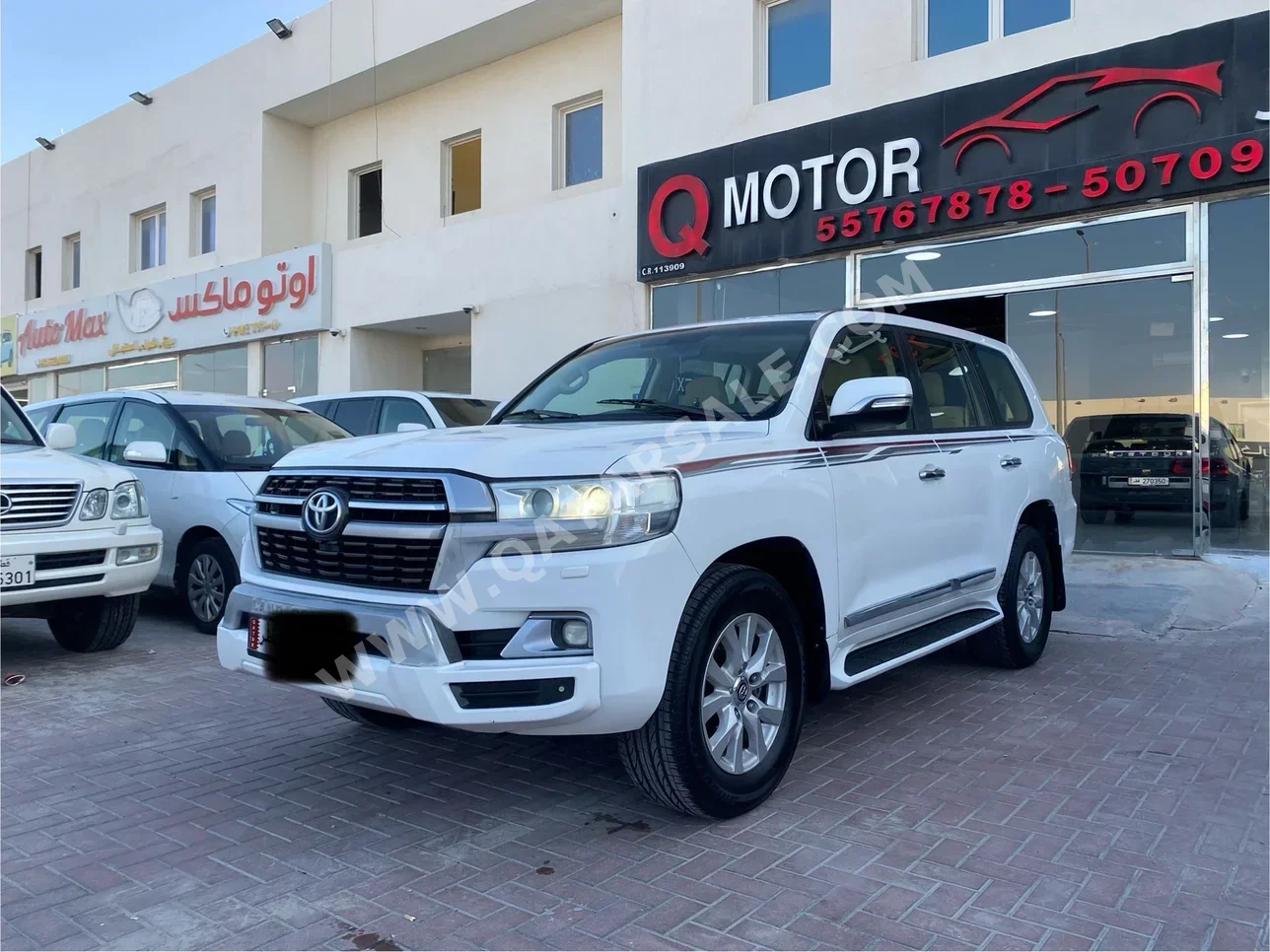 Toyota  Land Cruiser  GXR  2017  Automatic  250,000 Km  8 Cylinder  Four Wheel Drive (4WD)  SUV  White