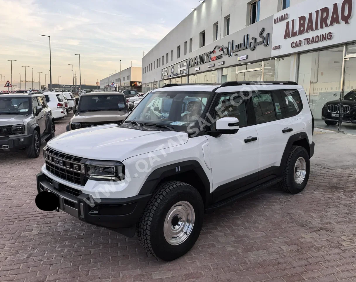 جيتور جي 700 لاكجري 2026 اوتوماتيك 0 كم 4 سلندر دفع رباعي اس يو في أبيض تحت الضمان