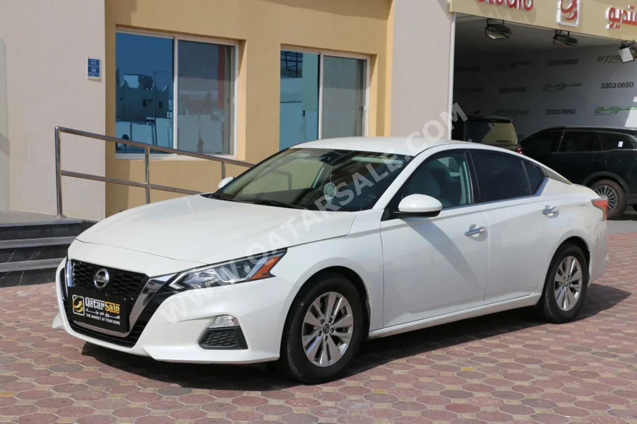 نيسان  ألتيما  2021  اوتوماتيك  95,000 كم  4 سلندر  سحب امامي  سيدان  أبيض
