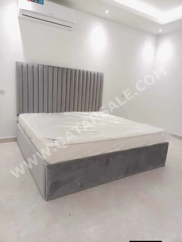 Beds - Lifestyle  - King  - Gray  - Mattress Included