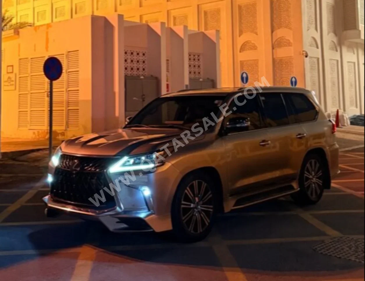 لكزس  ال اكس  570 اس  2019  اوتوماتيك  125,000 كم  8 سلندر  دفع رباعي  اس يو في  فضي