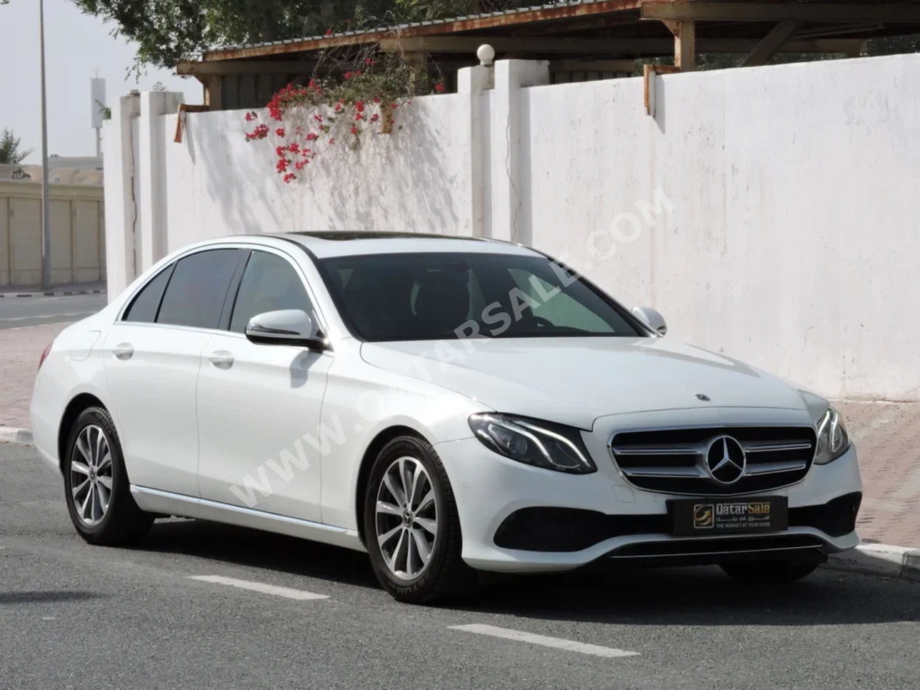 Mercedes-Benz E-Class 200 2018 Automatic 40,000 Km 4 Cylinder Rear Wheel Drive (RWD) Sedan White