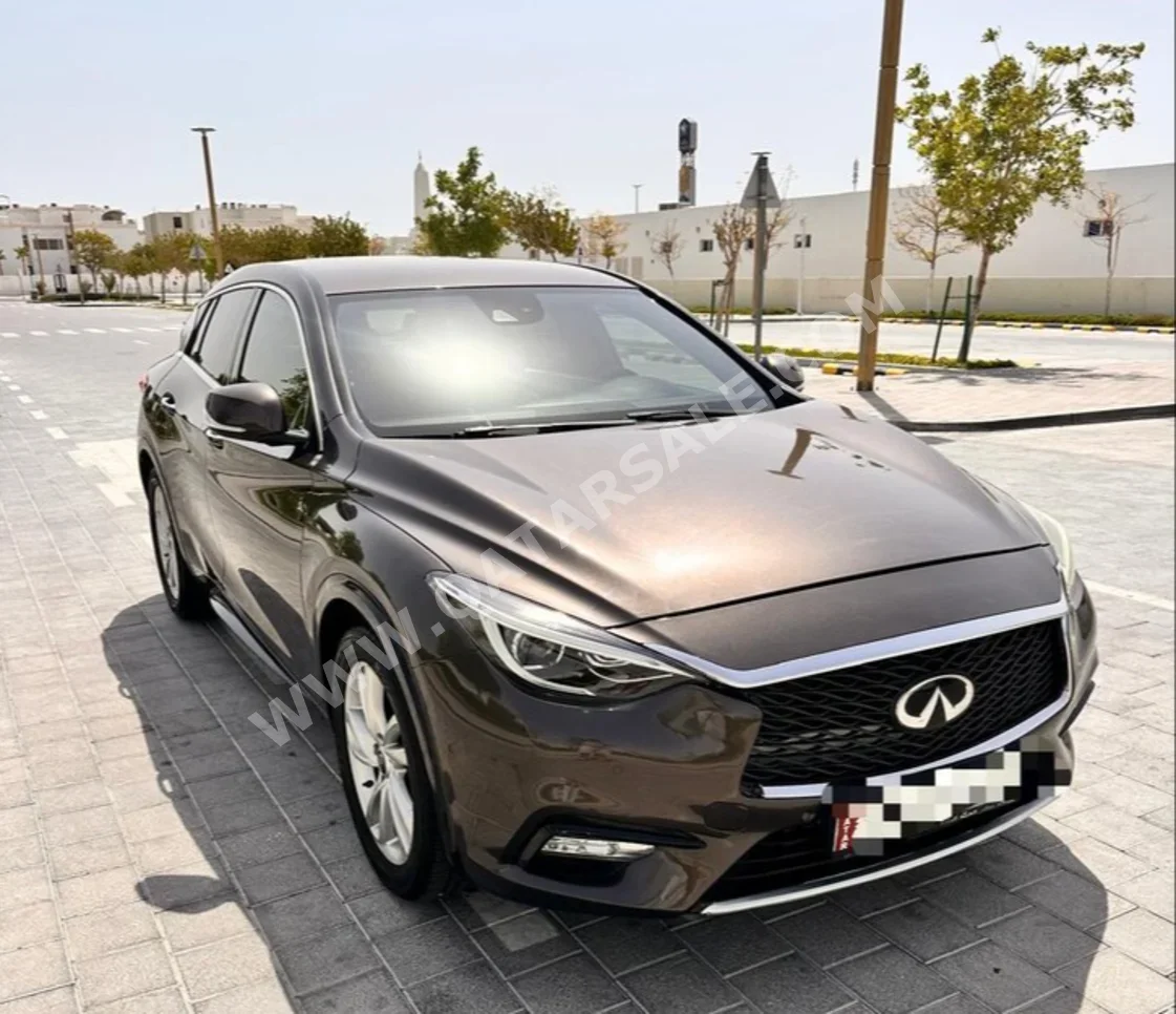 انفنيتي  كيو  30  2017  اوتوماتيك  119,000 كم  4 سلندر  سحب امامي  هاتشباك  بني