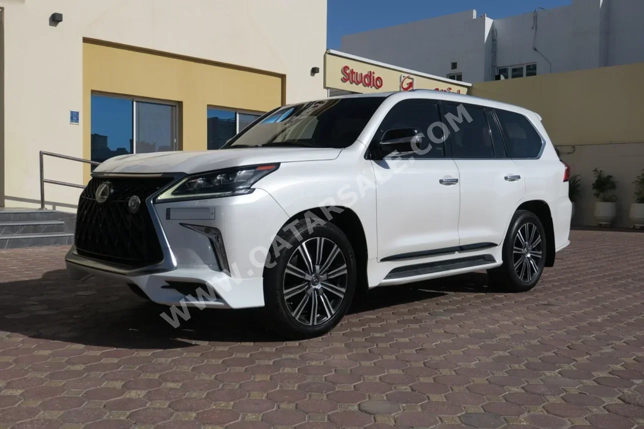 لكزس ال اكس 570 اس 2019 اوتوماتيك 197,000 كم 8 سلندر دفع رباعي اس يو في أبيض