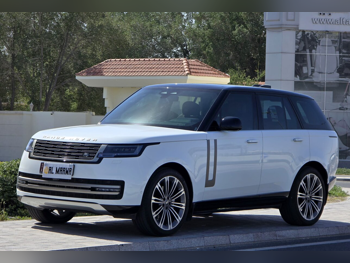 Land Rover  Range Rover  Vogue SE  2025  Automatic  13,000 Km  6 Cylinder  Four Wheel Drive (4WD)  SUV  White  With Warranty