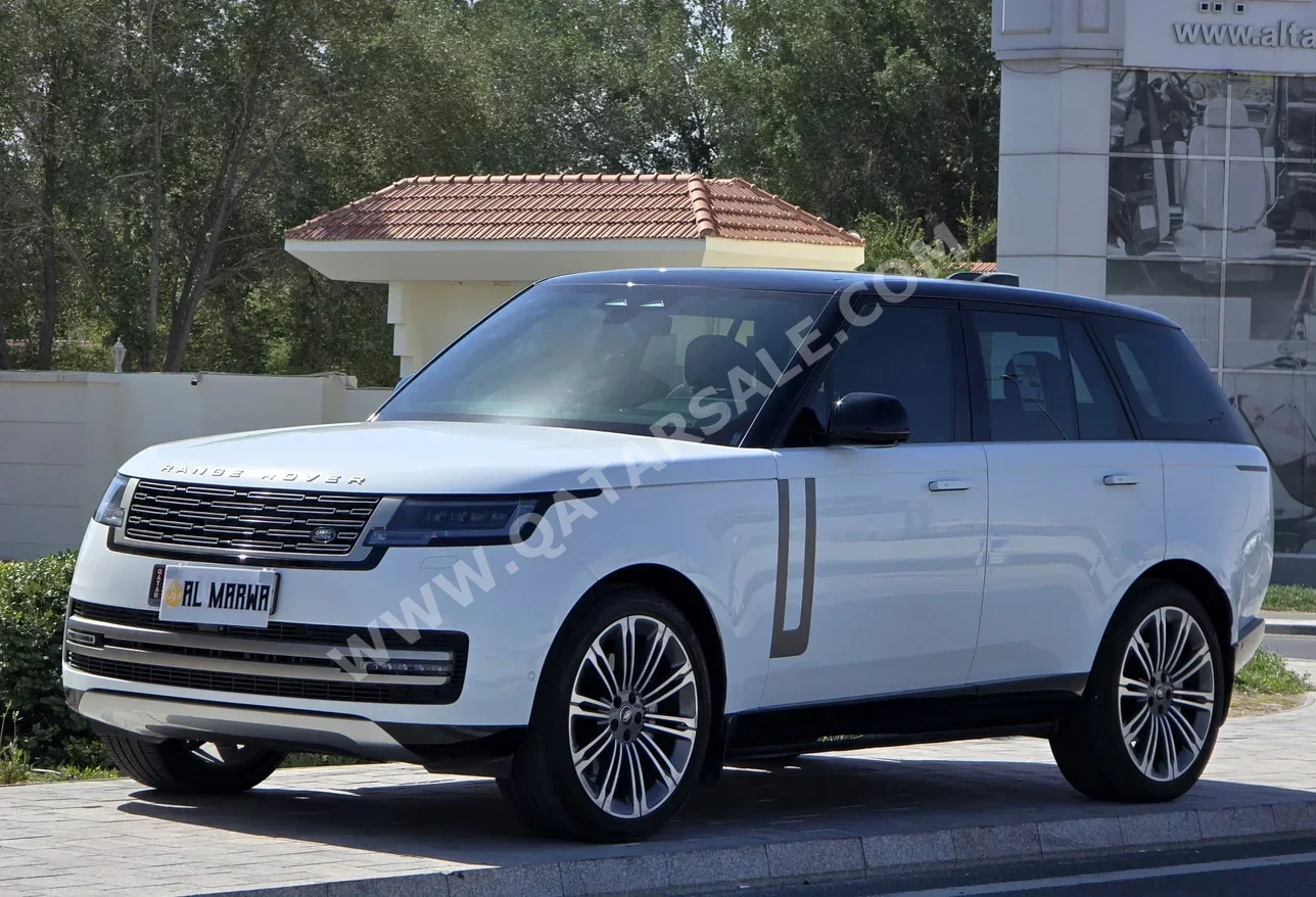 Land Rover  Range Rover  Vogue SE  2025  Automatic  13,000 Km  6 Cylinder  Four Wheel Drive (4WD)  SUV  White  With Warranty