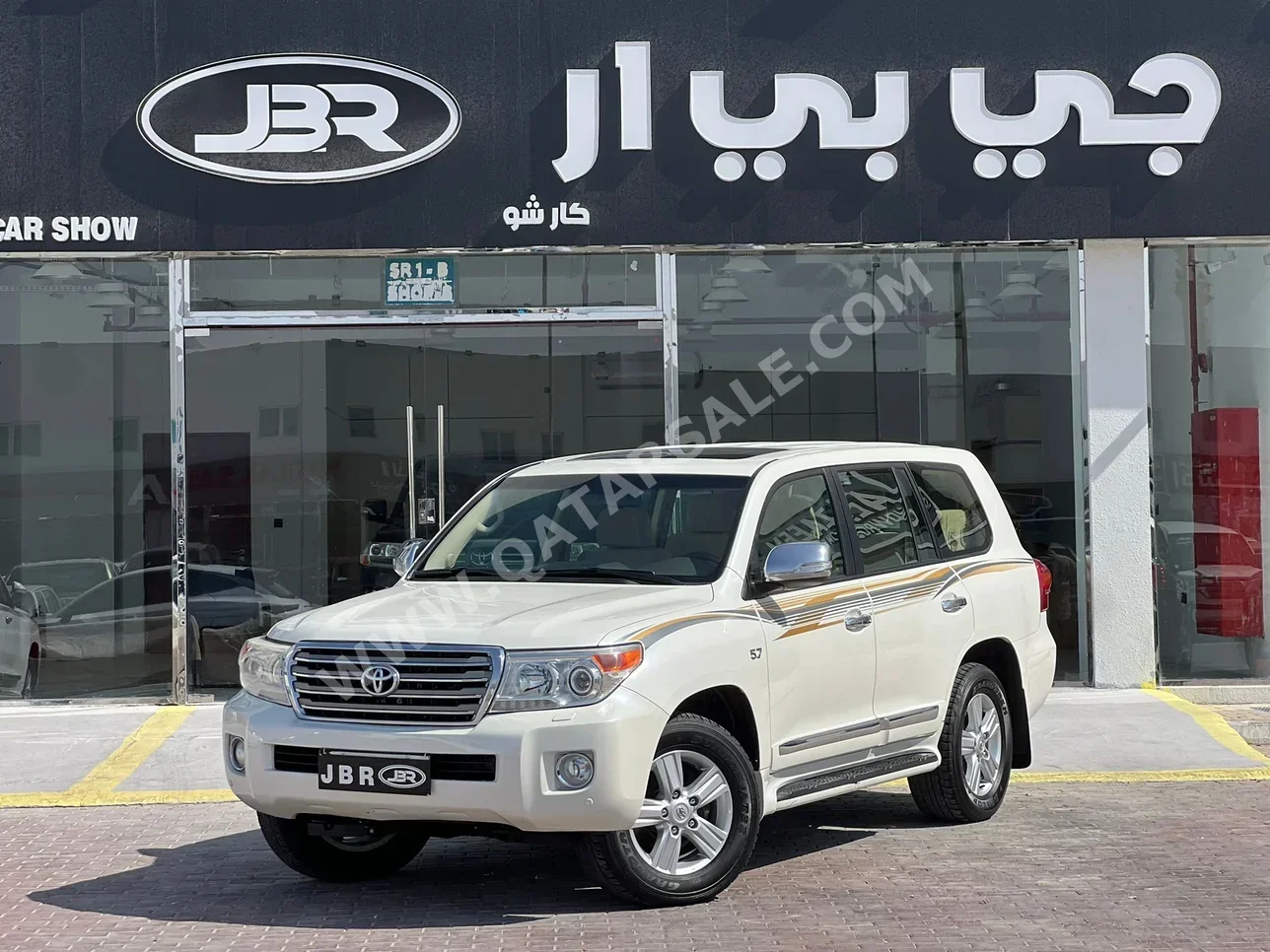 تويوتا  لاند كروزر  في اكس ار  2015  اوتوماتيك  340,000 كم  8 سلندر  دفع رباعي  اس يو في  أبيض