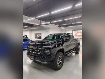 جي ام سي  كانيون  اي تي 4 اكس  2025  اوتوماتيك  10,000 كم  8 سلندر  دفع رباعي  بيكب  أسود