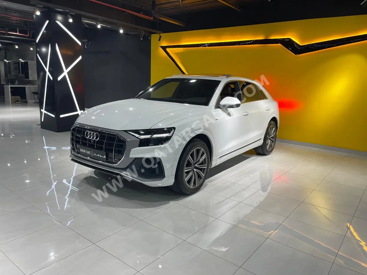 اودي  كيو 8  اس لاين  2020  اوتوماتيك  100,000 كم  6 سلندر  دفع كلي مستمر  اس يو في  أبيض