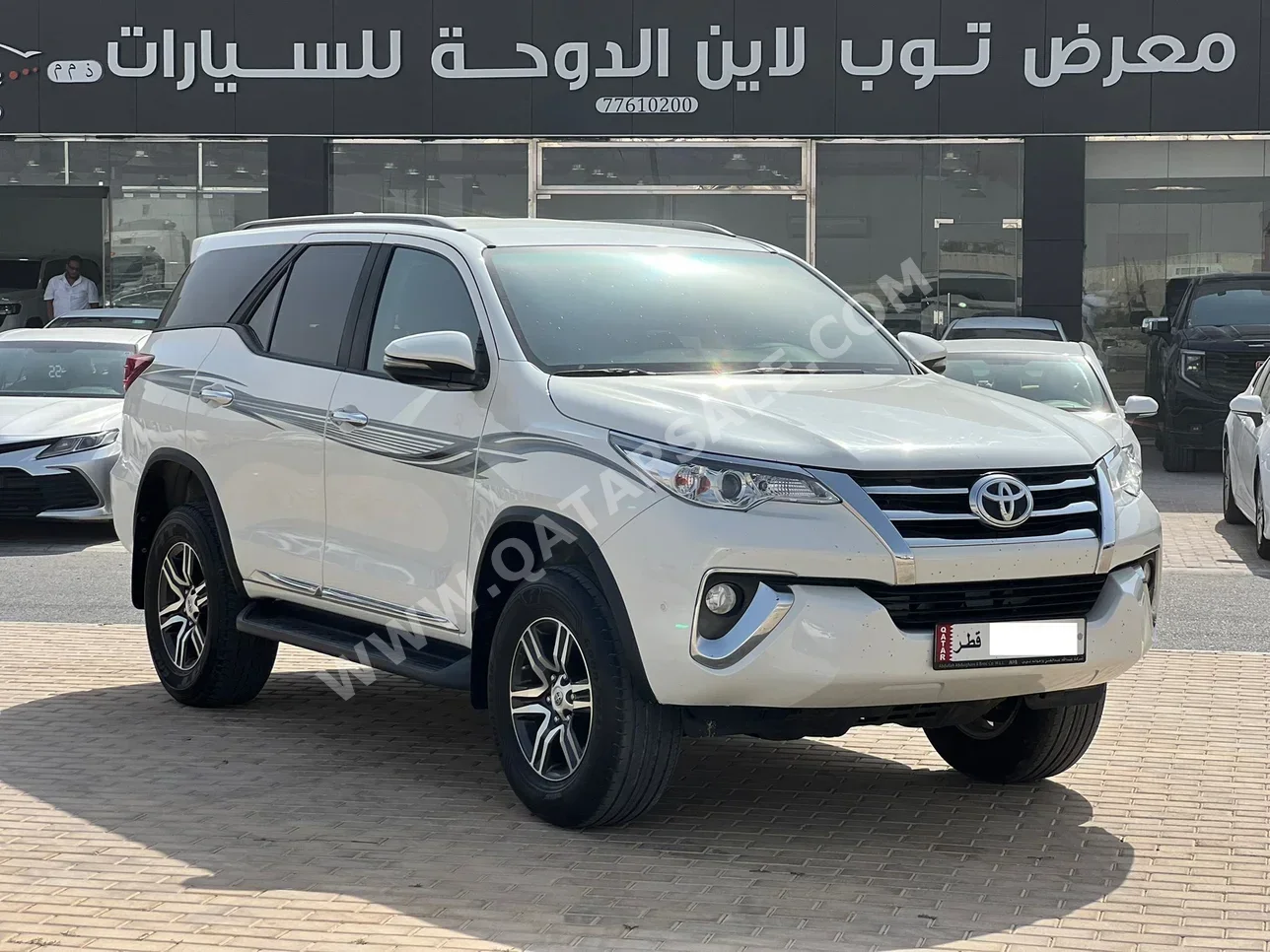 تويوتا فورشنر 2020 اوتوماتيك 90,000 كم 6 سلندر دفع رباعي اس يو في أبيض