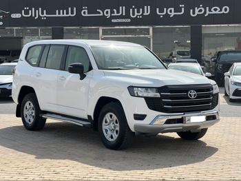 تويوتا  لاند كروزر  جي اكس  2022  اوتوماتيك  195,000 كم  6 سلندر  دفع رباعي  اس يو في  أبيض
