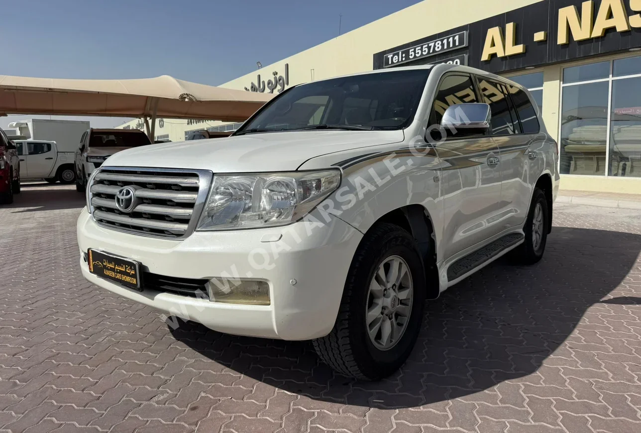 Toyota  Land Cruiser  VXR  2008  Automatic  380,000 Km  8 Cylinder  Four Wheel Drive (4WD)  SUV  White