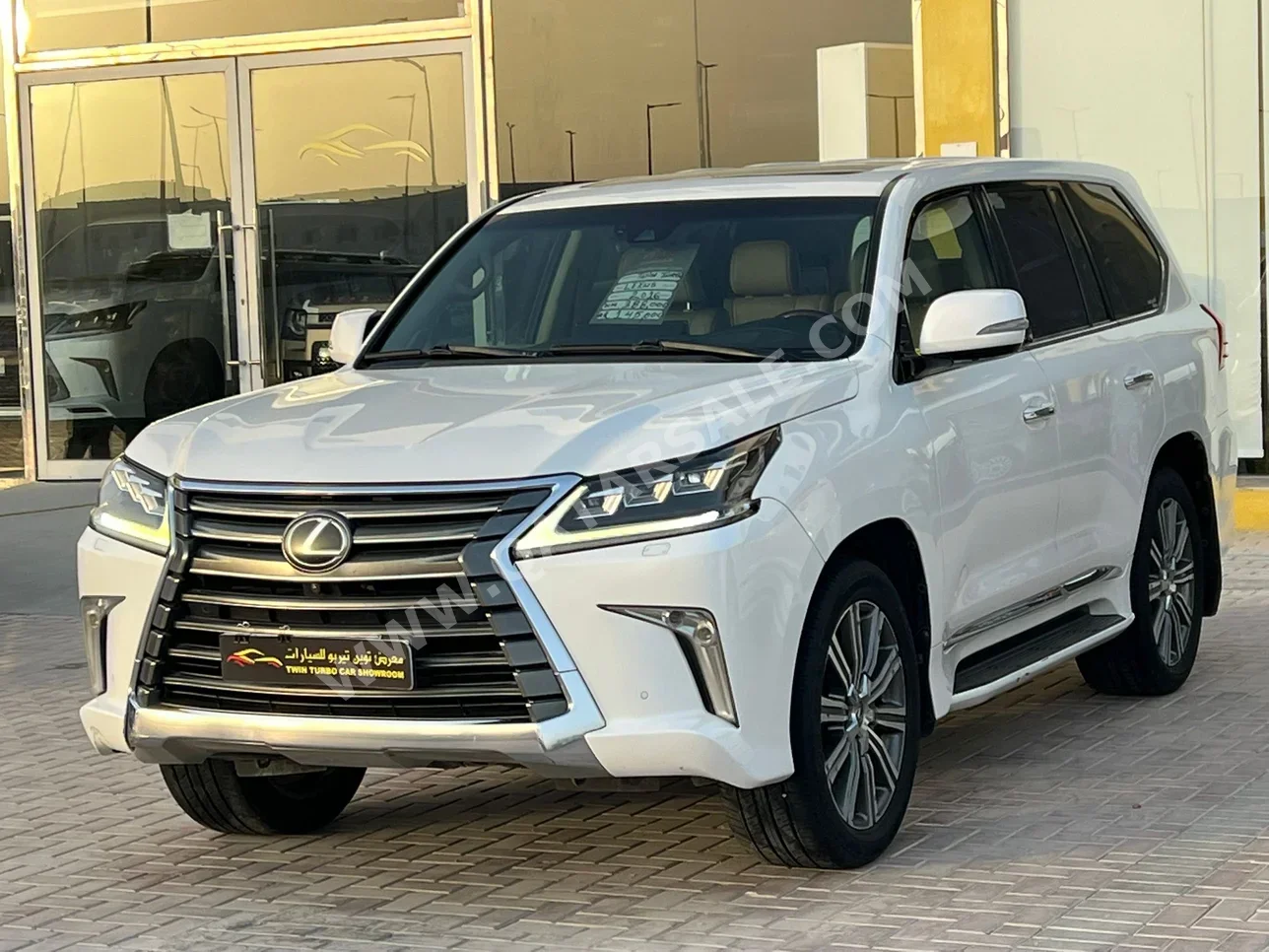 لكزس  ال اكس  570  2016  اوتوماتيك  388,000 كم  8 سلندر  دفع رباعي  اس يو في  أبيض