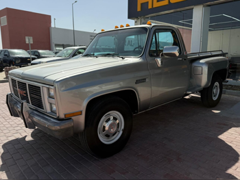 GMC  Sierra  Classic  1985  Automatic  300,000 Km  8 Cylinder  Rear Wheel Drive (RWD)  Pick Up  Gray