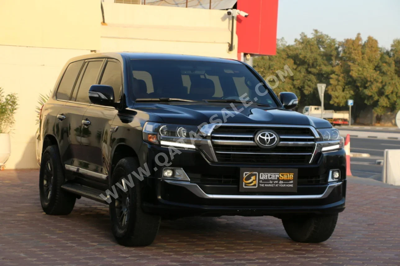 تويوتا  لاند كروزر  جي اكس ار - غراند تورينغ  2020  اوتوماتيك  205,000 كم  8 سلندر  دفع رباعي  اس يو في  أسود