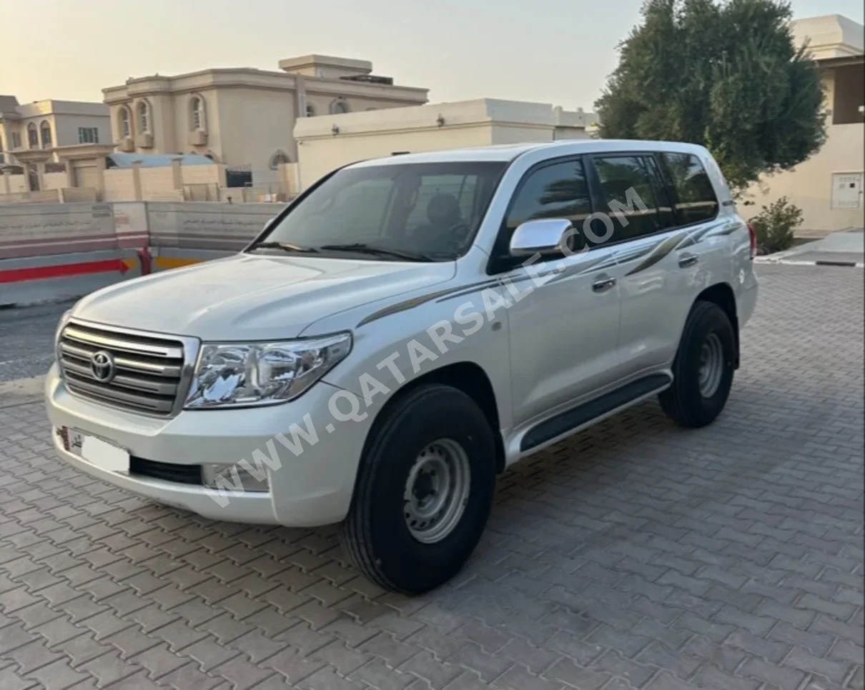 Toyota  Land Cruiser  GXR  2009  Automatic  230,000 Km  8 Cylinder  Four Wheel Drive (4WD)  SUV  Pearl