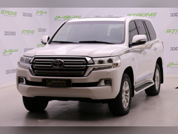 Toyota  Land Cruiser  VXR  2016  Automatic  327,000 Km  8 Cylinder  Four Wheel Drive (4WD)  SUV  White