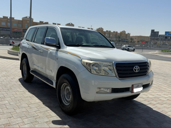 Toyota  Land Cruiser  G Limited  2011  Automatic  350,000 Km  6 Cylinder  Four Wheel Drive (4WD)  SUV  White