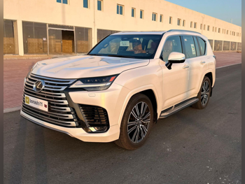 لكزس  ال اكس  600 لكجري  2025  اوتوماتيك  7,350 كم  8 سلندر  دفع رباعي  اس يو في  أبيض  تحت الضمان
