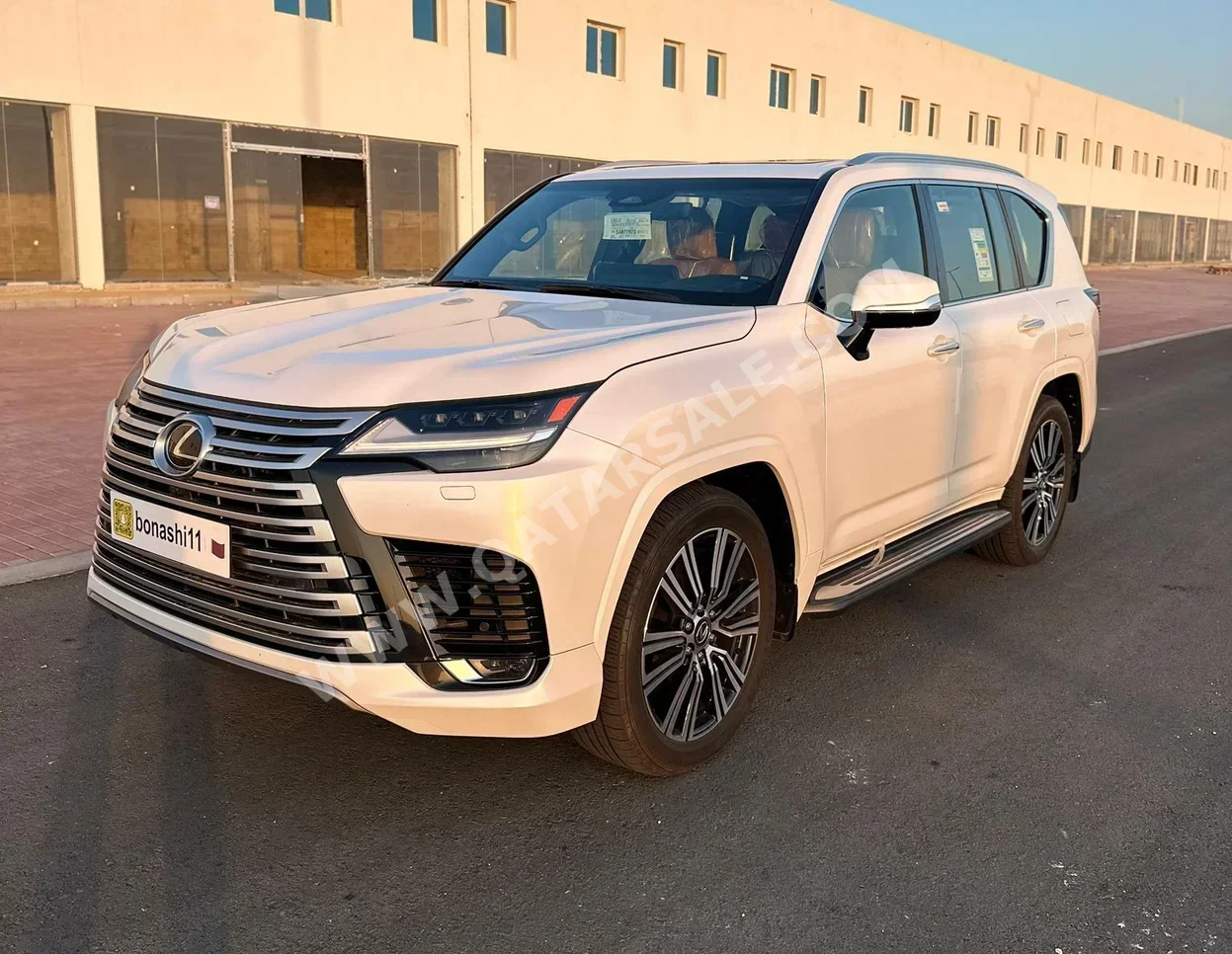 لكزس  ال اكس  600 لكجري  2025  اوتوماتيك  7,350 كم  8 سلندر  دفع رباعي  اس يو في  أبيض  تحت الضمان