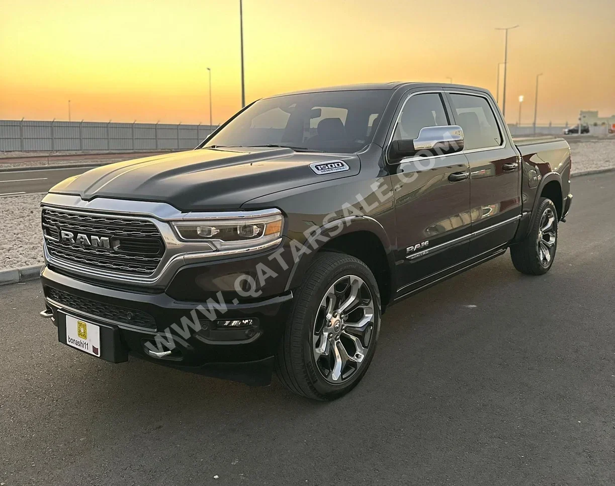 Dodge Ram 1500 Laramie 2023 Automatic 17,041 Km 8 Cylinder Four Wheel Drive (4WD) Pick Up Black With Warranty