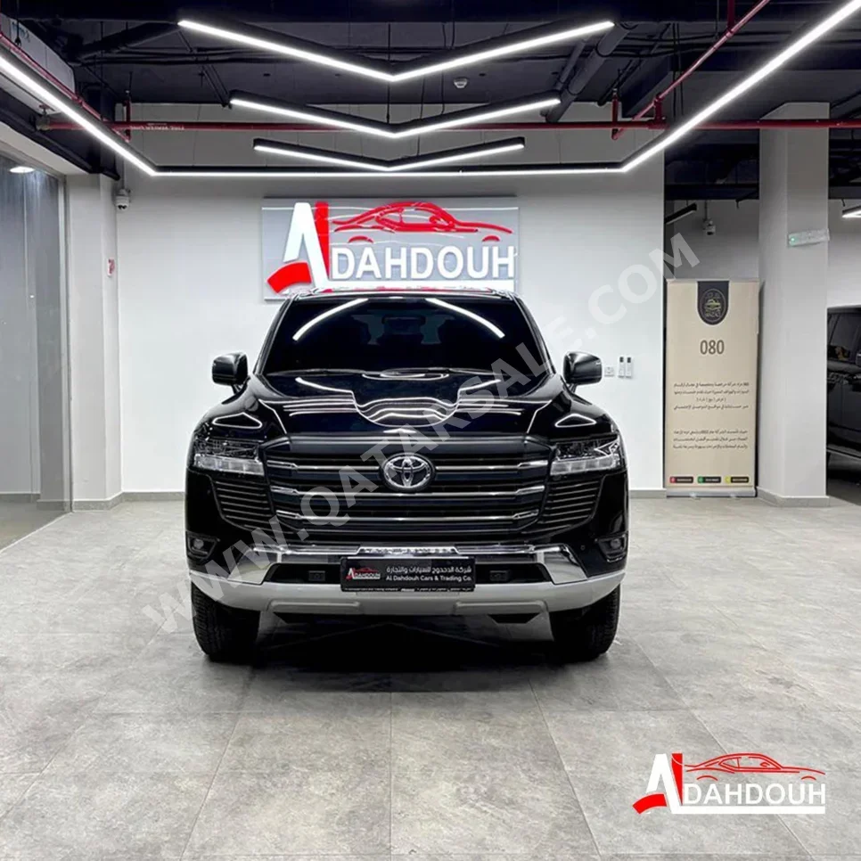 تويوتا لاند كروزر جي اكس 2025 اوتوماتيك 19,000 كم 6 سلندر دفع رباعي اس يو في أسود تحت الضمان