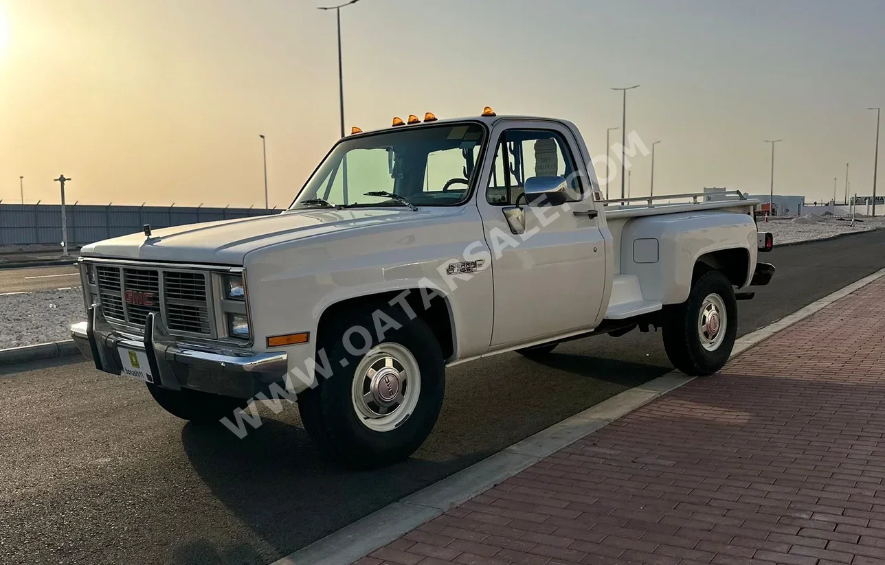 GMC Sierra 454 1982 Manual 11,890 Km 8 Cylinder Rear Wheel Drive (RWD) Pick Up White