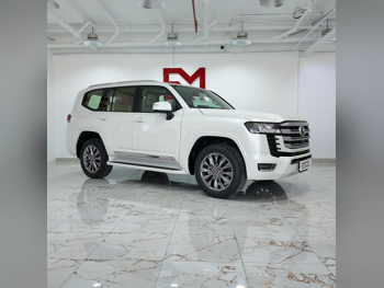 تويوتا  لاند كروزر  جي اكس ار توين توربو  2026  اوتوماتيك  0 كم  6 سلندر  دفع رباعي  اس يو في  أبيض  تحت الضمان