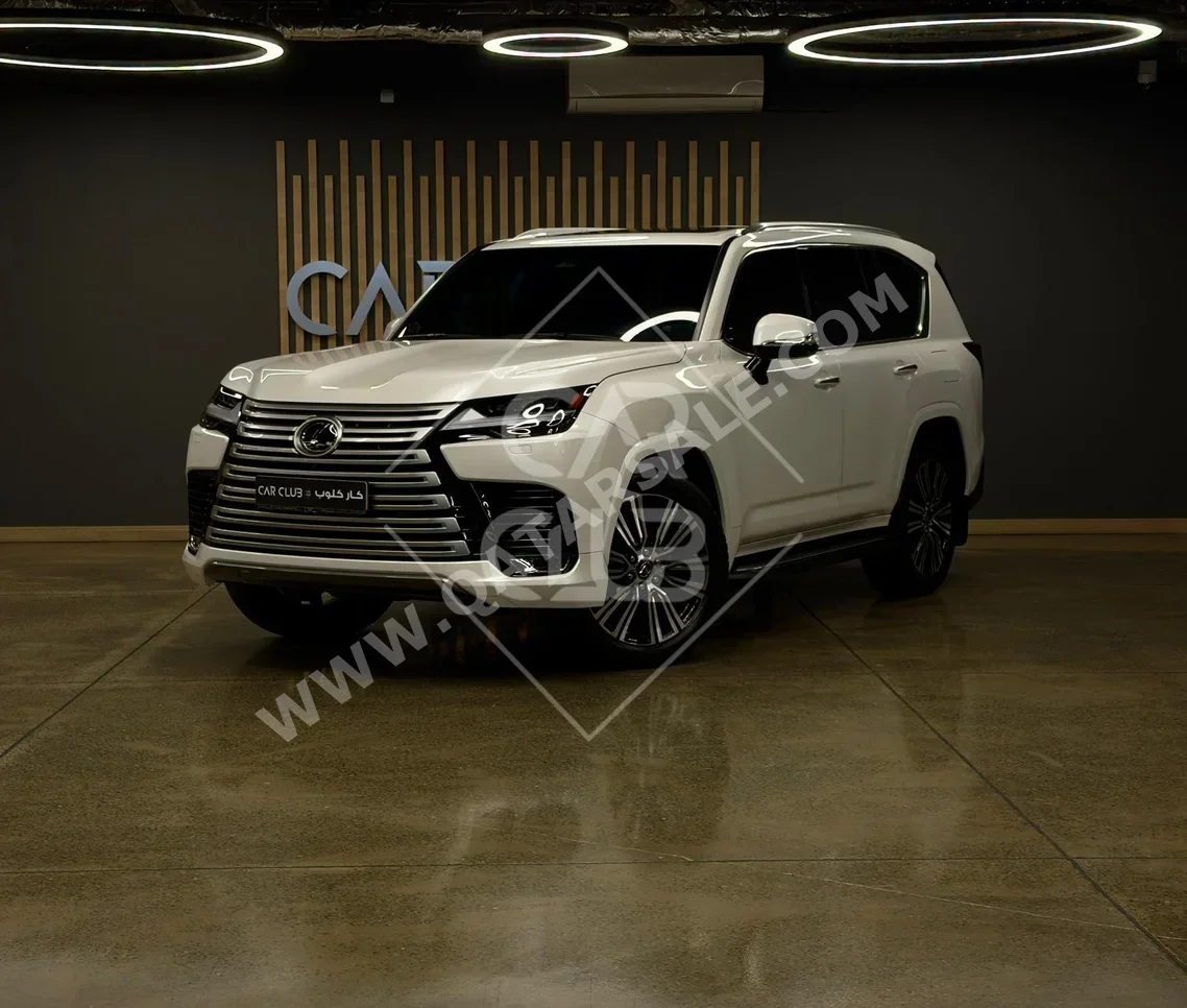 لكزس ال اكس 600 لكجري 2025 اوتوماتيك 11,000 كم 6 سلندر دفع رباعي اس يو في أبيض تحت الضمان
