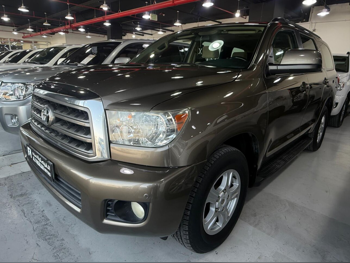 Toyota  Sequoia  SR5  2014  Automatic  199,000 Km  8 Cylinder  Four Wheel Drive (4WD)  SUV  Brown