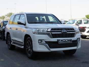 Toyota  Land Cruiser  VXR  2021  Automatic  185,000 Km  8 Cylinder  Four Wheel Drive (4WD)  SUV  White