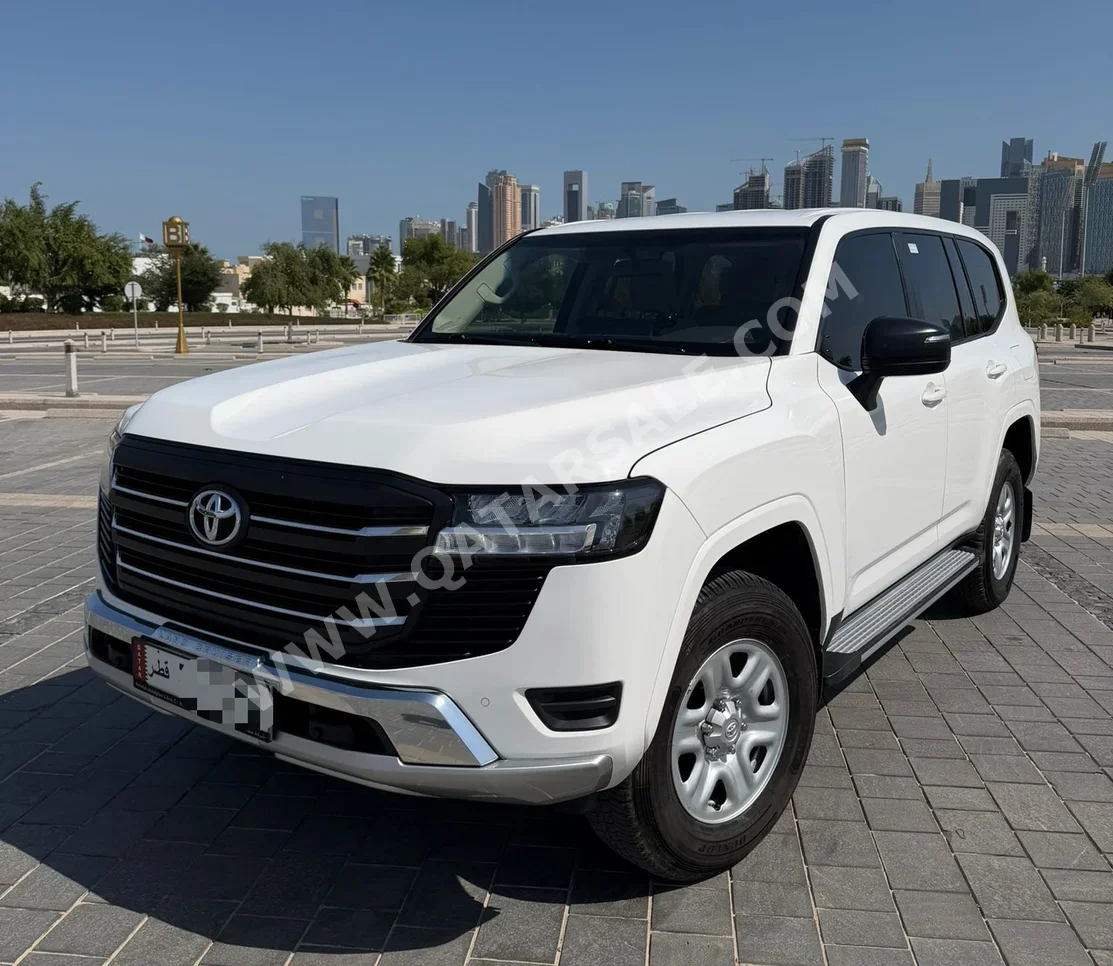 تويوتا  لاند كروزر  جي اكس  2023  اوتوماتيك  49,000 كم  6 سلندر  دفع رباعي  اس يو في  أبيض  تحت الضمان