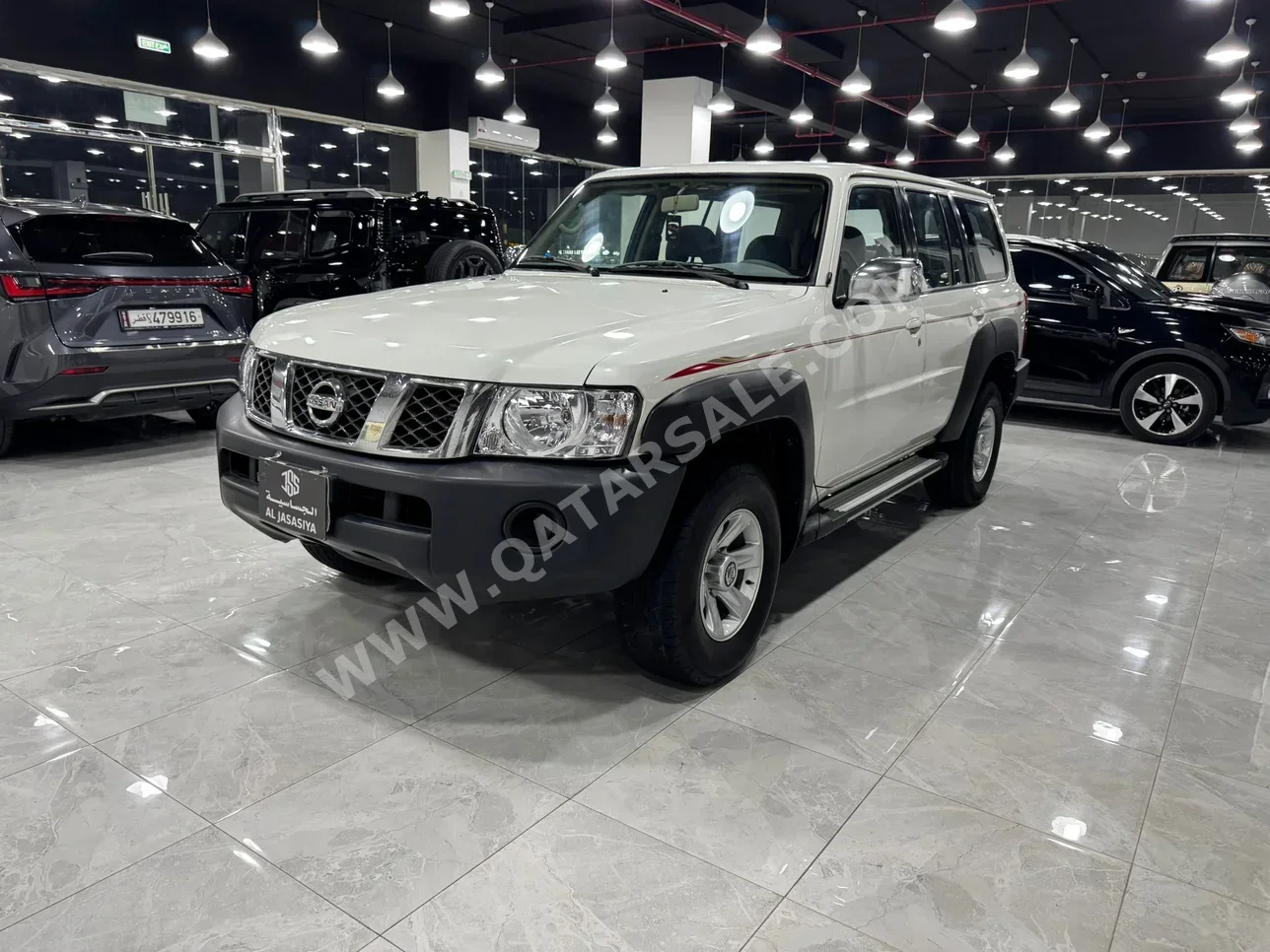 نيسان  باترول  جي ال - في  2009  عادي  275,000 كم  6 سلندر  دفع رباعي  اس يو في  أبيض