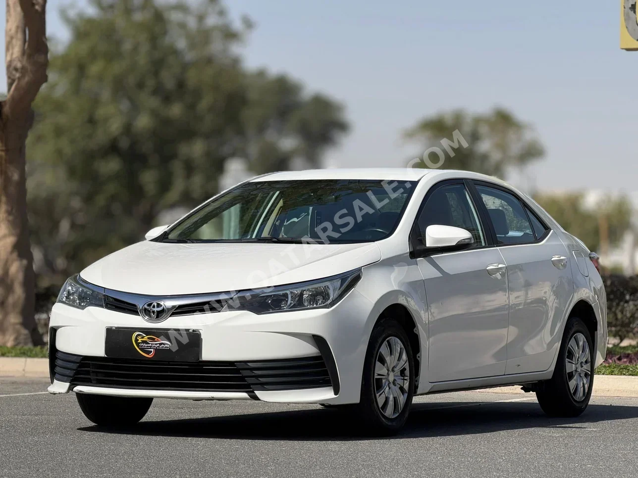 تويوتا  كورولا  2017  اوتوماتيك  226,000 كم  4 سلندر  سحب امامي  سيدان  أبيض