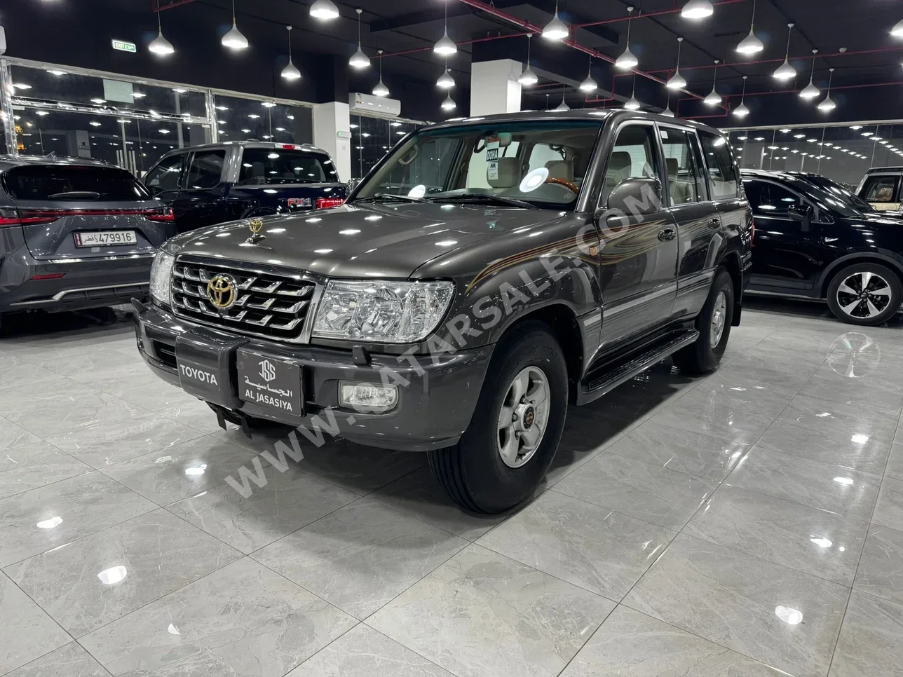 تويوتا  لاند كروزر  جي اكس ار  2004  عادي  2,313,213 كم  6 سلندر  دفع رباعي  اس يو في  رمادي