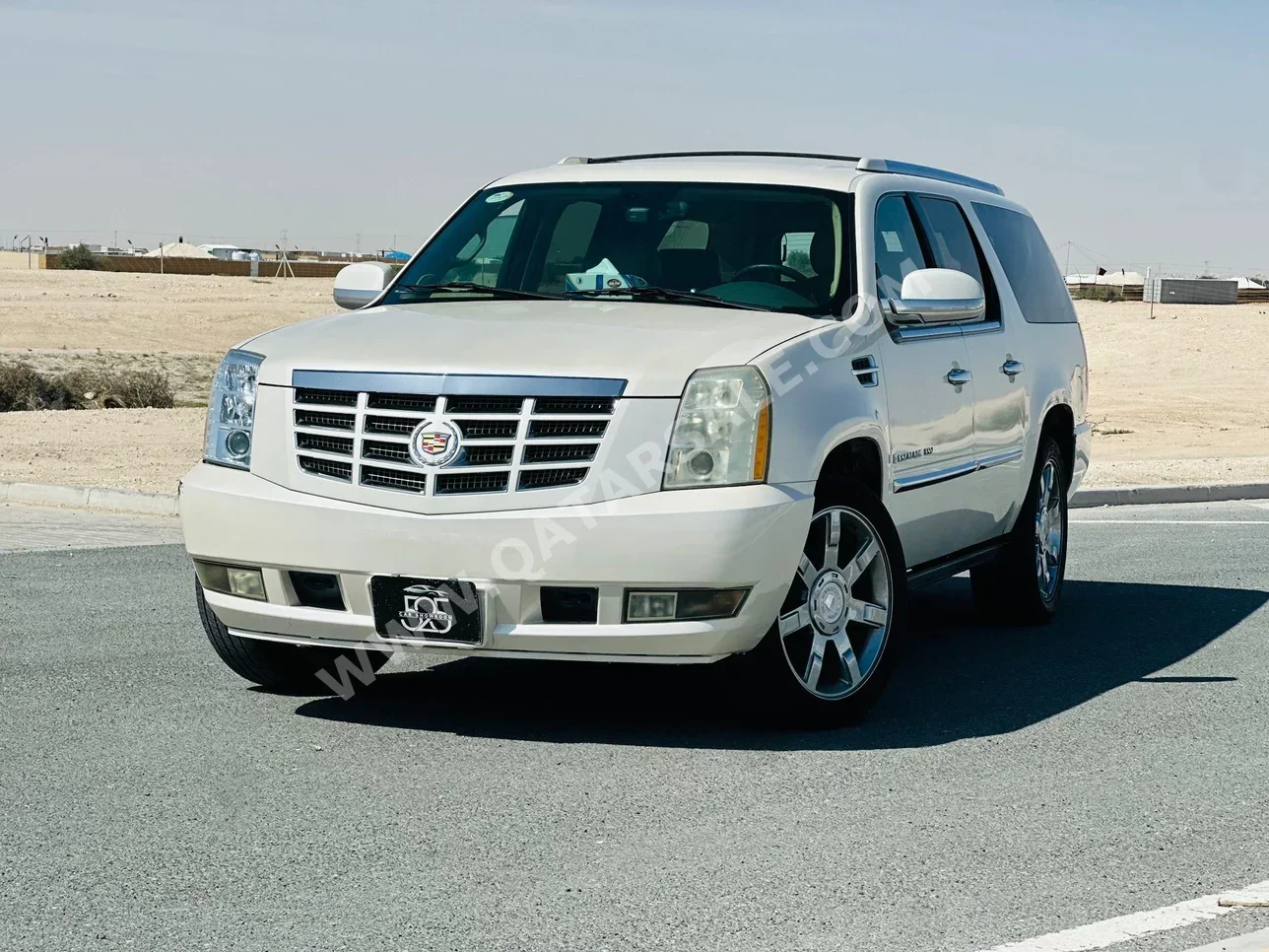 كاديلاك  اسكيليد  2009  اوتوماتيك  260,000 كم  8 سلندر  دفع رباعي  اس يو في  أبيض