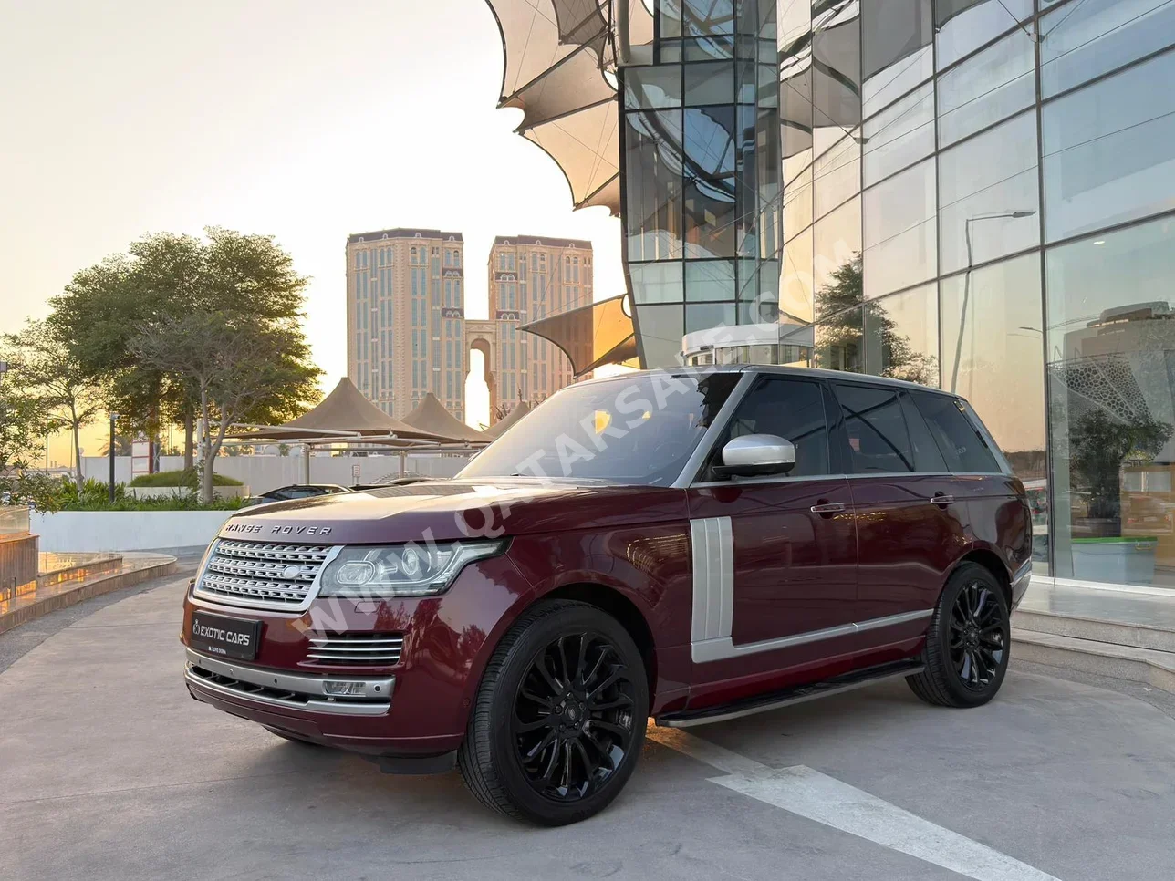 Land Rover Range Rover Vogue SE Super charged 2016 Automatic 118,000 Km 8 Cylinder Four Wheel Drive (4WD) SUV Maroon