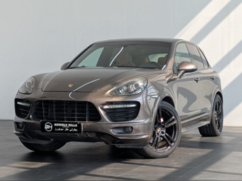 Porsche  Cayenne  S  2014  Automatic  133,730 Km  8 Cylinder  Four Wheel Drive (4WD)  SUV  Brown