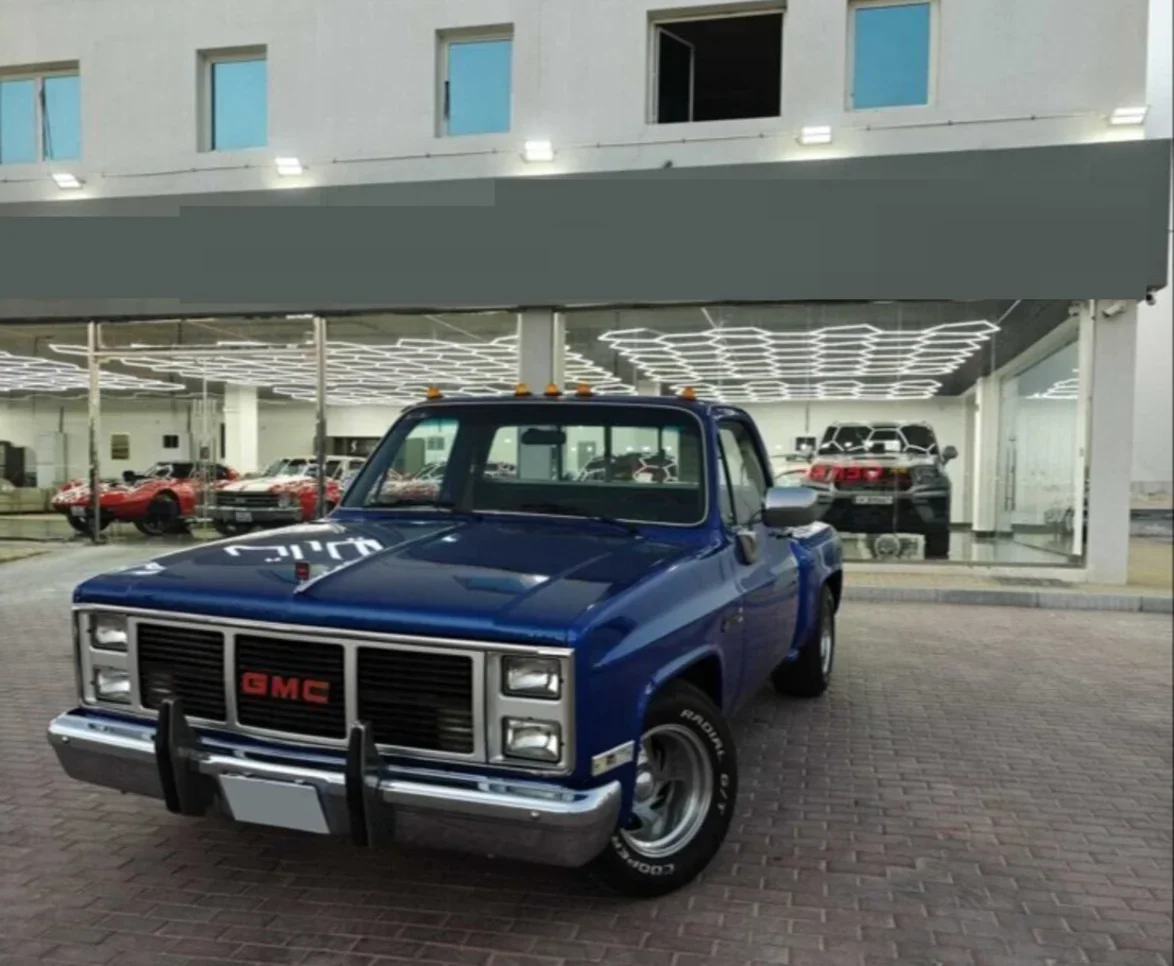 جي ام سي  بيك اب  1986  اوتوماتيك  62,000 كم  8 سلندر  دفع رباعي  بيكب  ازرق