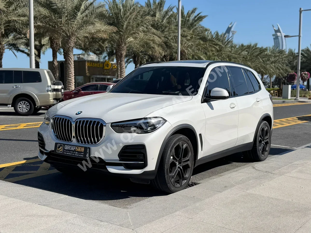 بي ام دبليو الفئة - اكس اكس 5 2023 اوتوماتيك 37,000 كم 6 سلندر دفع رباعي اس يو في أبيض تحت الضمان