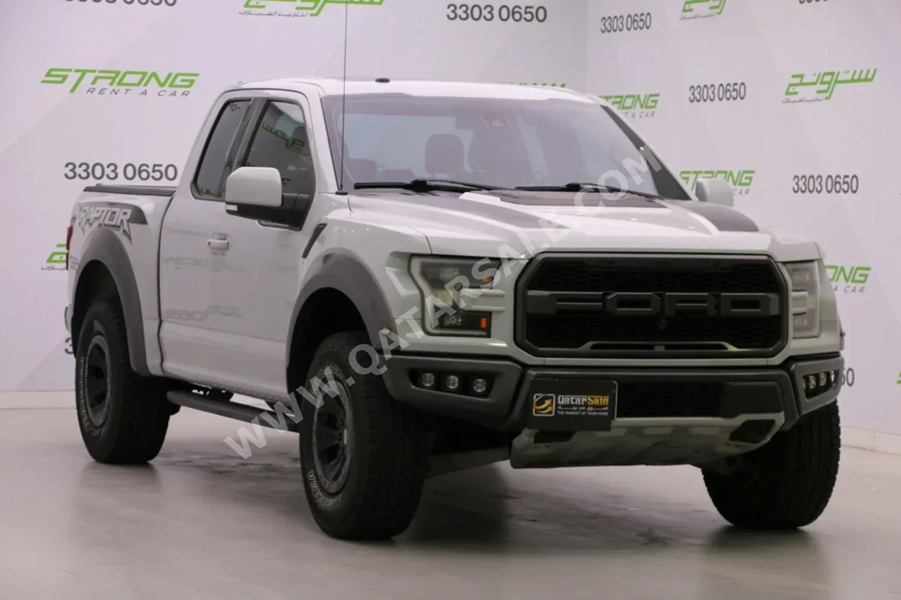 فورد  رابتر  2017  اوتوماتيك  224,000 كم  6 سلندر  دفع رباعي  بيكب  فضي